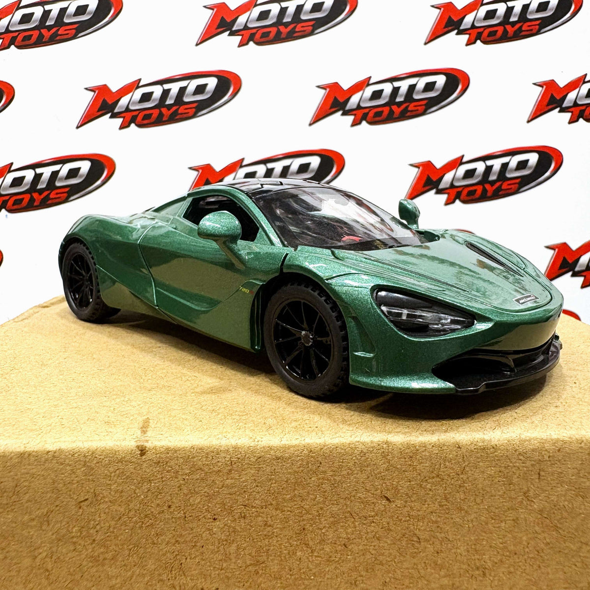 McLaren 720S Die-Cast Model Car (British Racing Green)