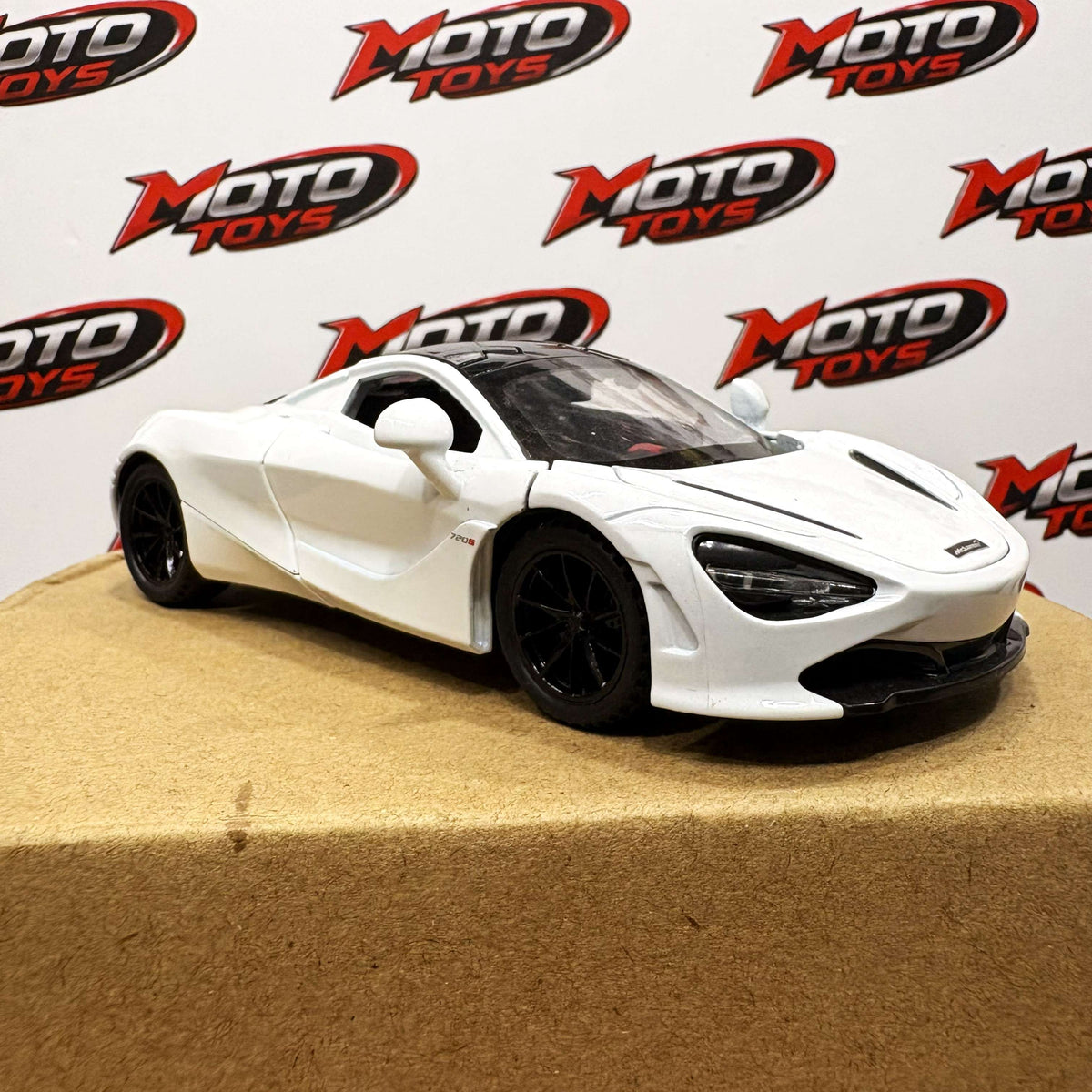 McLaren 720S Die-Cast Model Car (Pearl White)