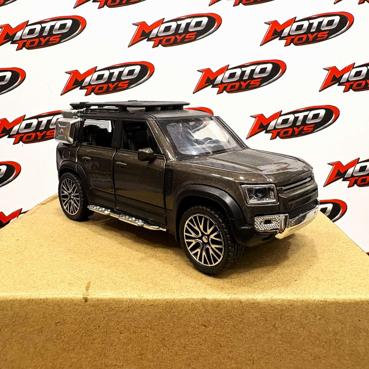 Land Rover Defender 110 Adventure Edition Die-Cast Model Car